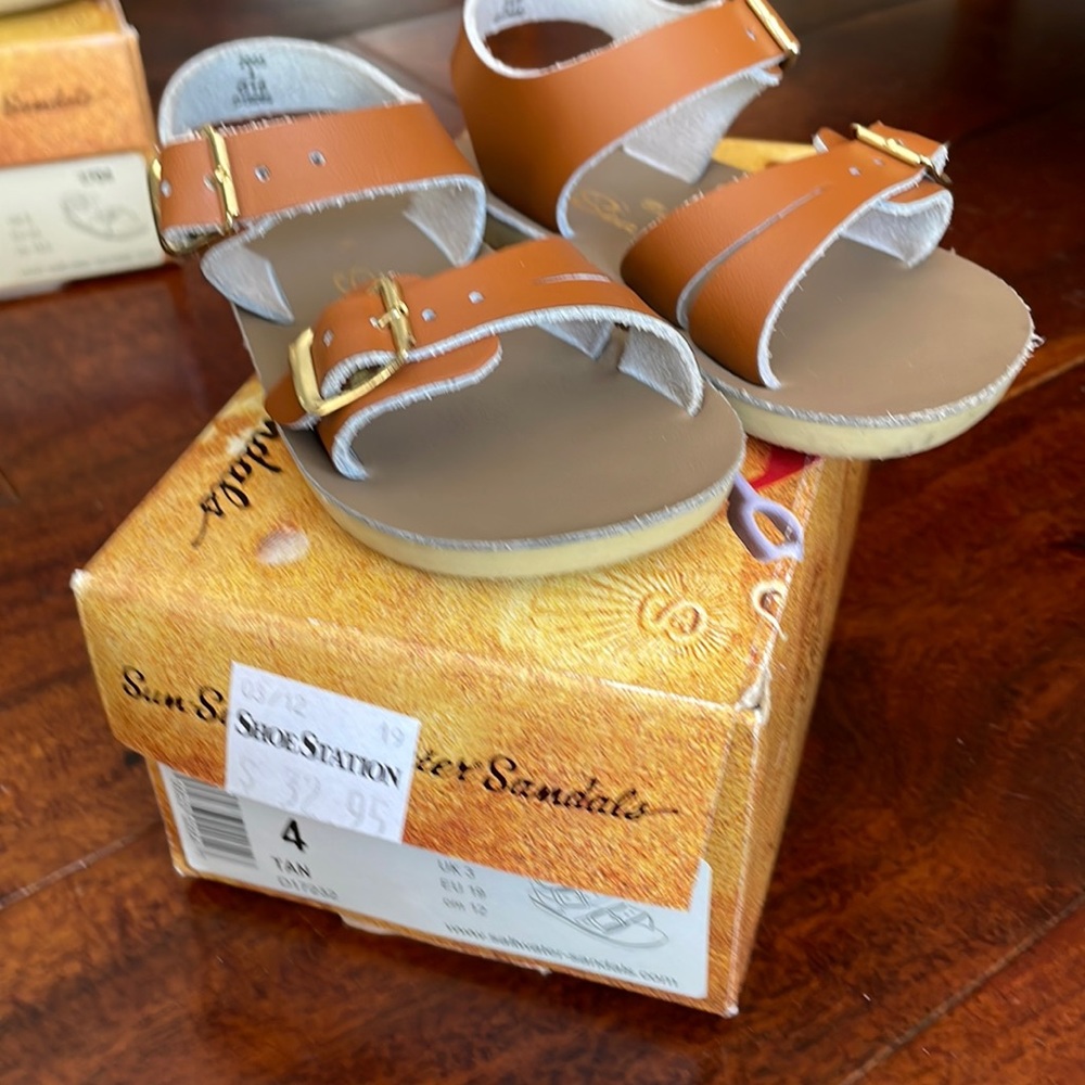 Sun San sandals like new size 4